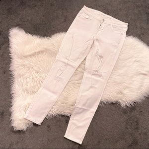 White distressed skinny jeans
